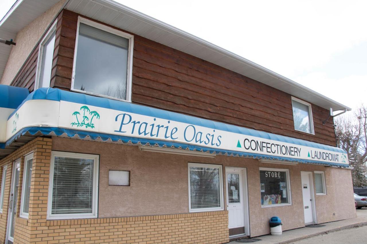 Prairie Oasis Tourist Complex Motel Moose Jaw Esterno foto